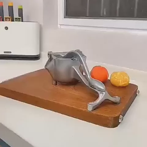 Video Demo of a Manual citrus juicer